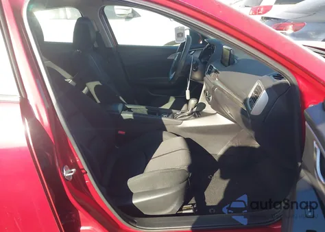 2018 Mazda Mazda3 Sport из США, поврежденный, VIN 3MZBN1U76JM201663